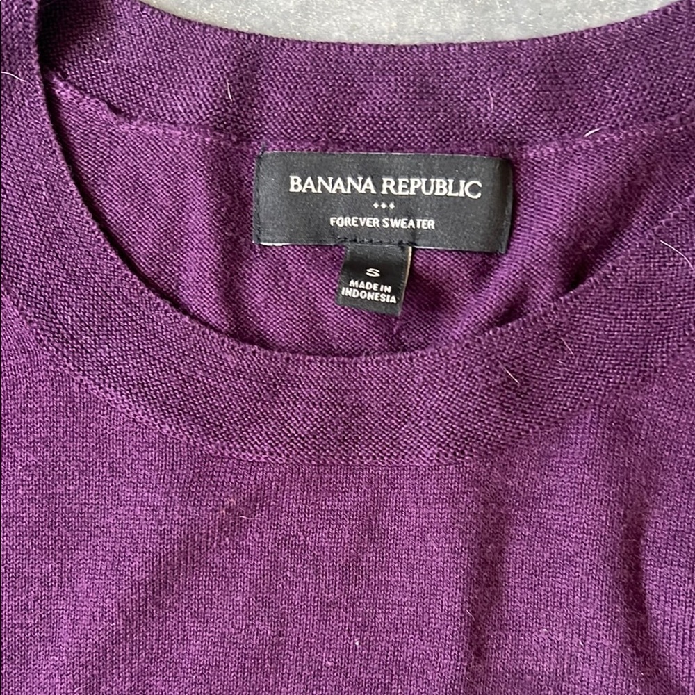 Banana Republic Forever Sweater - Picture 2 of 3